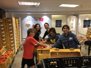 kids volunteer at feeding san diego